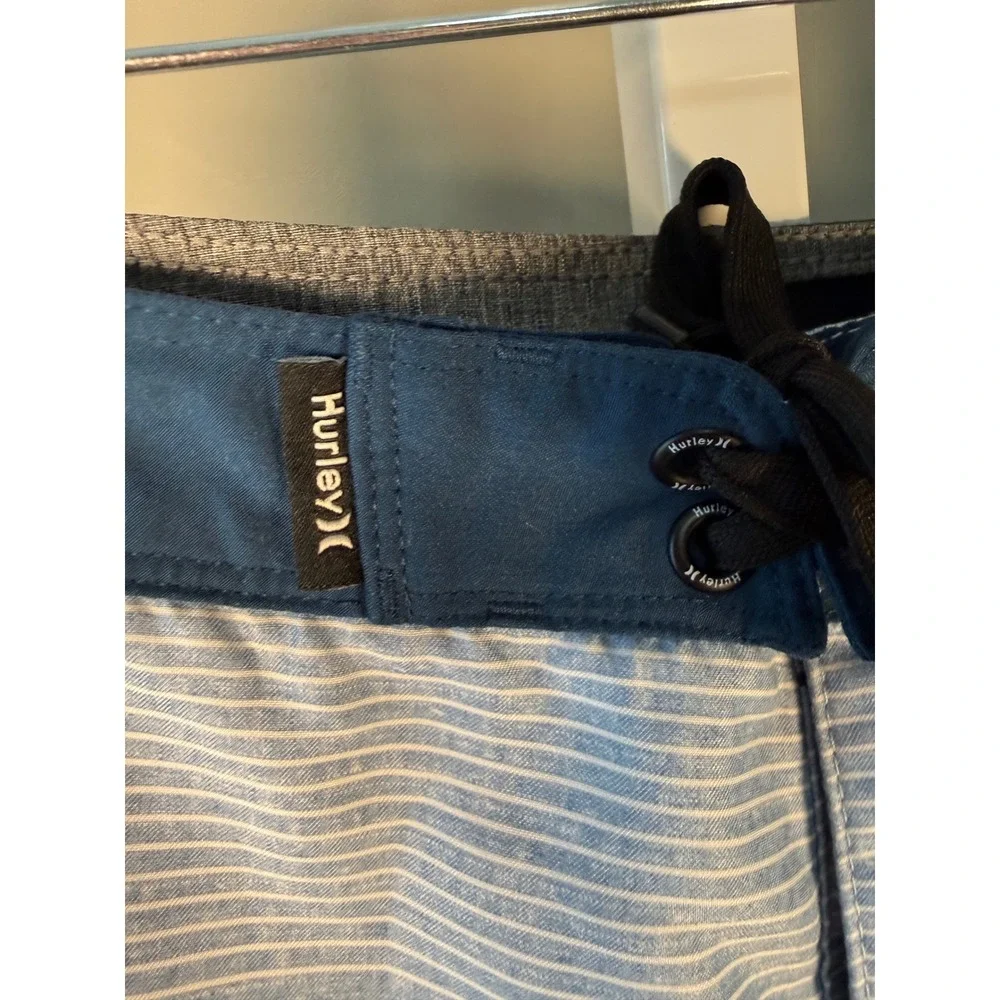 Hurley Shoreline Boys 20 Blue Stripe Board Shorts Swim Trunks Surf Beach